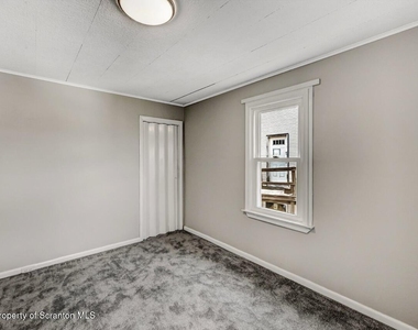 814 S Webster Avenue - Photo Thumbnail 36