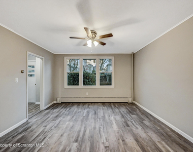 814 S Webster Avenue - Photo Thumbnail 9