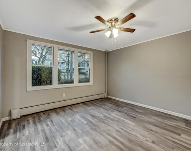 814 S Webster Avenue - Photo Thumbnail 4