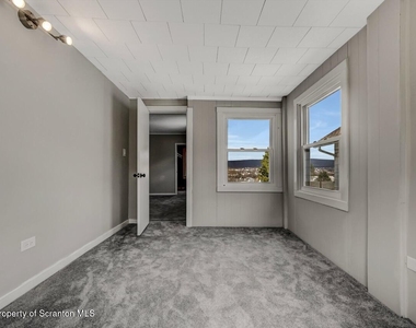 814 S Webster Avenue - Photo Thumbnail 38