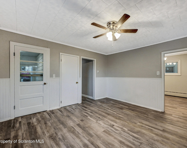 814 S Webster Avenue - Photo Thumbnail 14