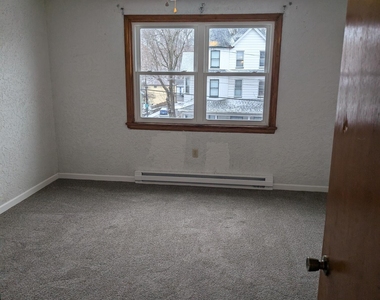 118 1/2 Broad Street - Photo Thumbnail 5