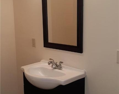 228 W 3rd Street - Photo Thumbnail 4