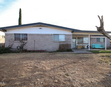 6613 Southwind Drive - Photo Thumbnail 4