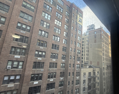 405 East 56th Street - Photo Thumbnail 3
