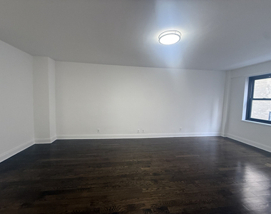 405 East 56th Street - Photo Thumbnail 2