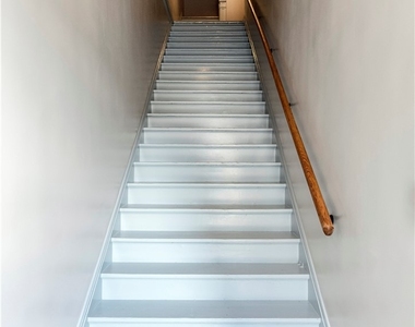 221 Elizabeth Street - Photo Thumbnail 5