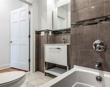 221 Elizabeth Street - Photo Thumbnail 12