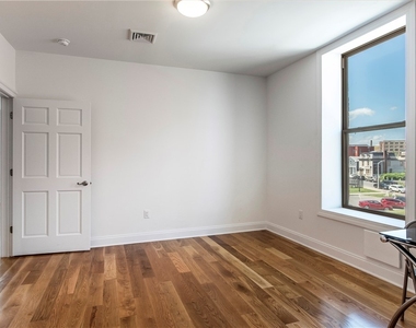 221 Elizabeth Street - Photo Thumbnail 8