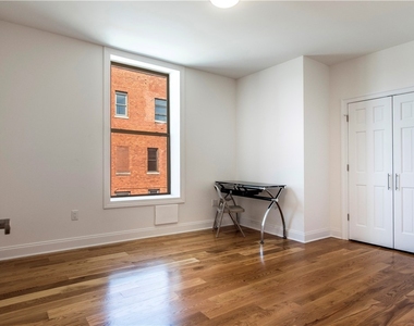 221 Elizabeth Street - Photo Thumbnail 7