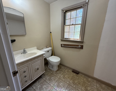 998 Highland Circle Se - Photo Thumbnail 21