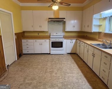 998 Highland Circle Se - Photo Thumbnail 12