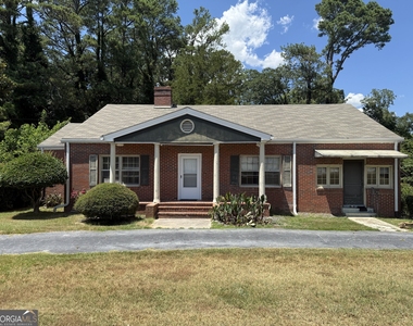 998 Highland Circle Se - Photo Thumbnail 1