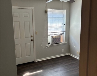 421 W King Ave Unit 2 - Photo Thumbnail 5