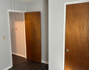 421 W King Ave Unit 2 - Photo Thumbnail 6