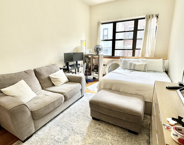 West 79th Street - Photo Thumbnail 2