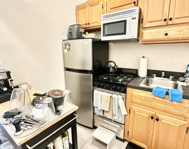 West 79th Street - Photo Thumbnail 4