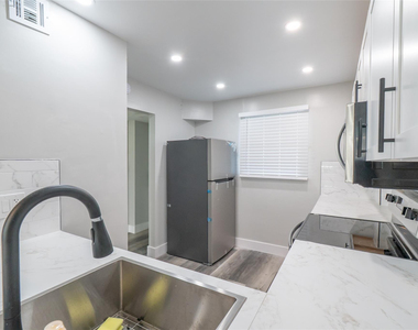 119 Royal Park Drive - Photo Thumbnail 3