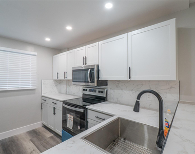 119 Royal Park Drive - Photo Thumbnail 2