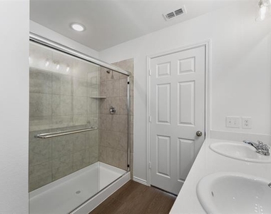 2062 Pleasant Knoll Circle - Photo Thumbnail 23
