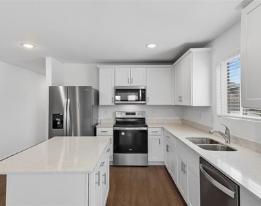 2062 Pleasant Knoll Circle - Photo Thumbnail 9