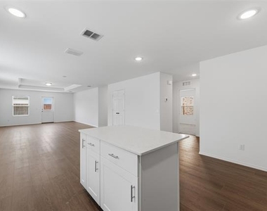 2062 Pleasant Knoll Circle - Photo Thumbnail 10