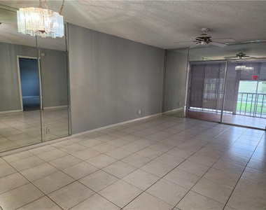 1005 Country Club Drive - Photo Thumbnail 7