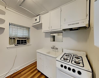 3333 W 6th Street - Photo Thumbnail 4