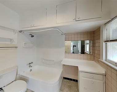 3333 W 6th Street - Photo Thumbnail 6
