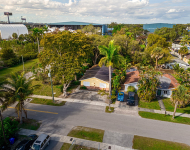 1841 Sw 22nd Street - Photo Thumbnail 1