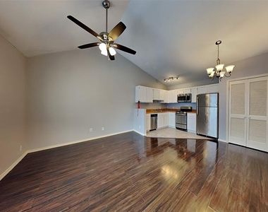 6108 Abrams Road - Photo Thumbnail 1