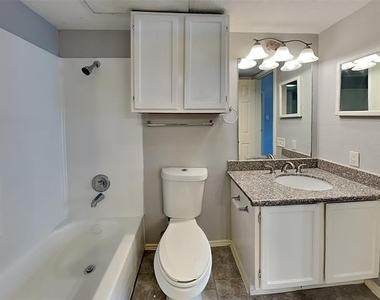 6108 Abrams Road - Photo Thumbnail 6
