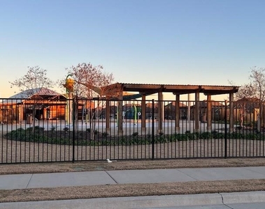 1412 Chestnut Cove Drive - Photo Thumbnail 5