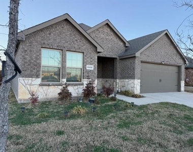 1412 Chestnut Cove Drive - Photo Thumbnail 2