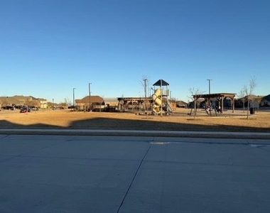 1412 Chestnut Cove Drive - Photo Thumbnail 4