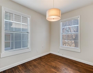 306 N Montreal Avenue - Photo Thumbnail 4