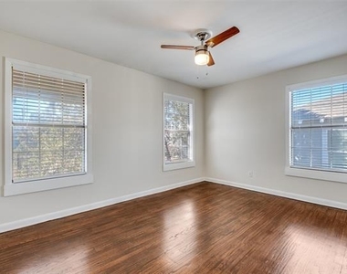 306 N Montreal Avenue - Photo Thumbnail 9