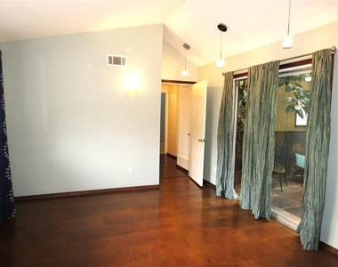 10505 Swallow Lane - Photo Thumbnail 21