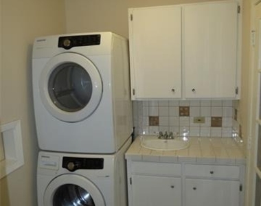 10505 Swallow Lane - Photo Thumbnail 4