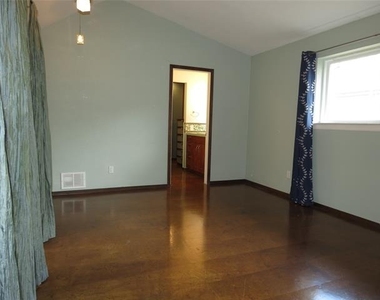 10505 Swallow Lane - Photo Thumbnail 22