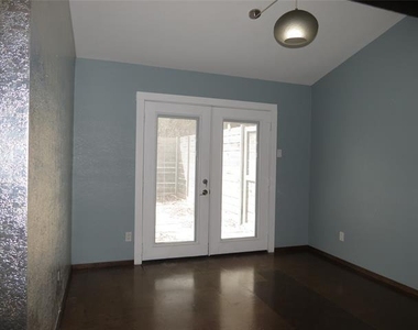 10505 Swallow Lane - Photo Thumbnail 9