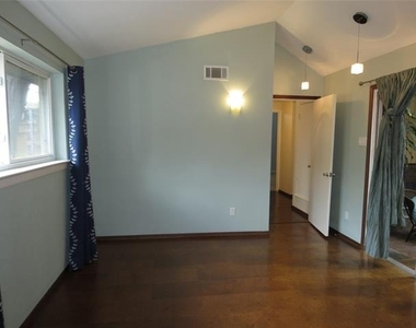 10505 Swallow Lane - Photo Thumbnail 20
