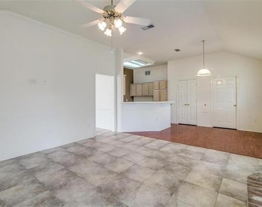 7210 Gillon Drive - Photo Thumbnail 4