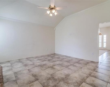7210 Gillon Drive - Photo Thumbnail 6