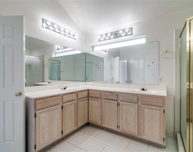 7210 Gillon Drive - Photo Thumbnail 13