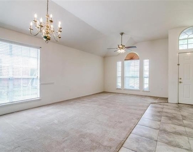 7210 Gillon Drive - Photo Thumbnail 10