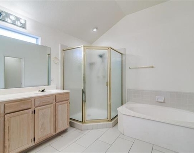 7210 Gillon Drive - Photo Thumbnail 9