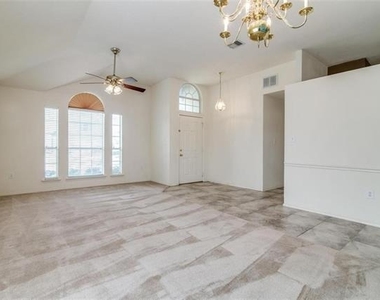 7210 Gillon Drive - Photo Thumbnail 12