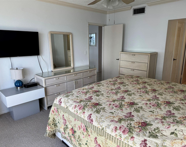 3800 N Galt Ocean Drive - Photo Thumbnail 16