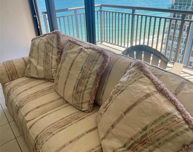 3800 N Galt Ocean Drive - Photo Thumbnail 4